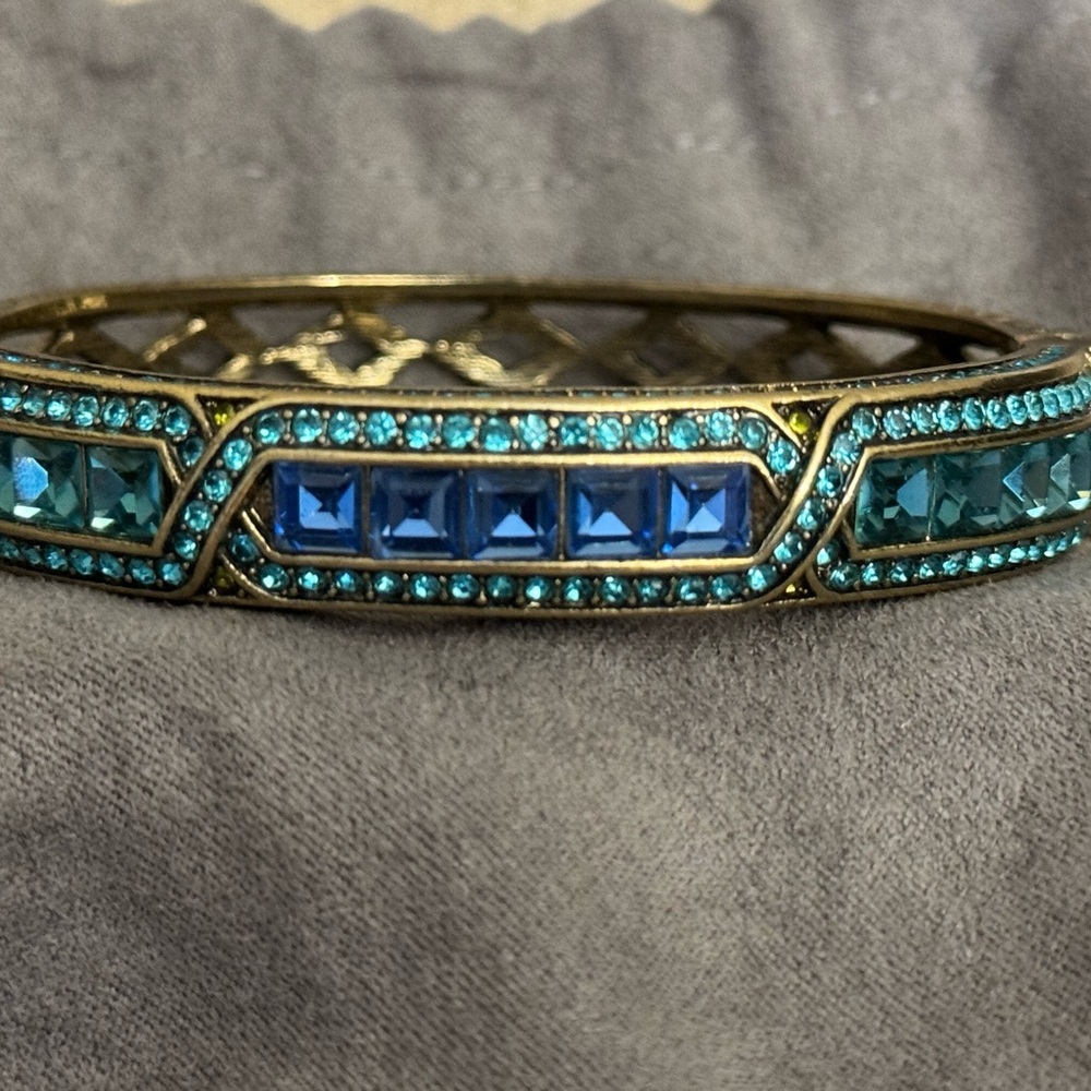 Elegant Blue and Gold Bracelet